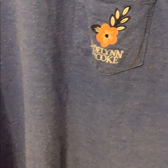 Cute top - Picture 3 of 5